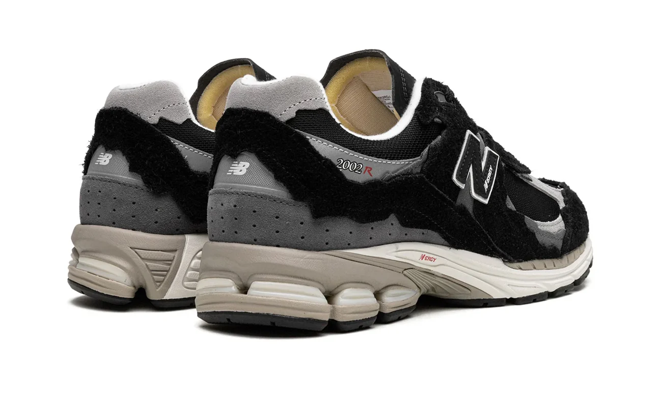 New Balance 2002R Protection Pack Black Grey