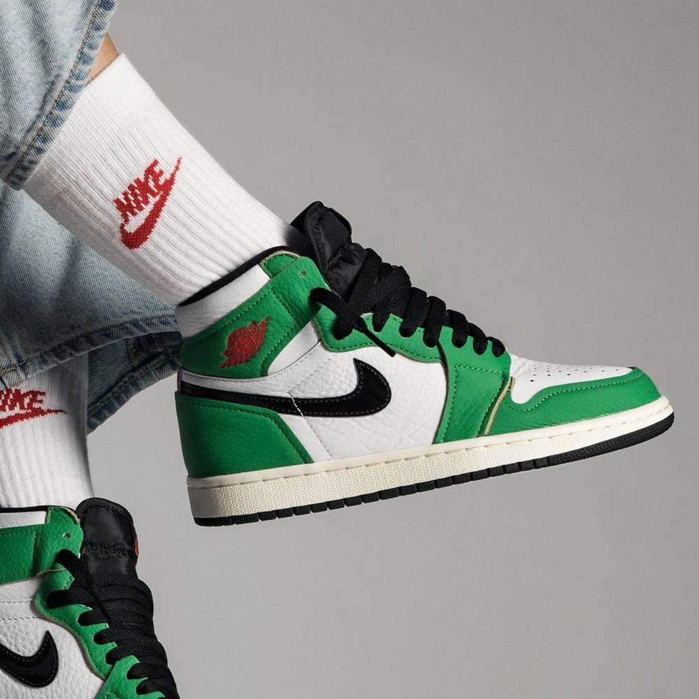 Air Jordan 1 Retro High Lucky Green