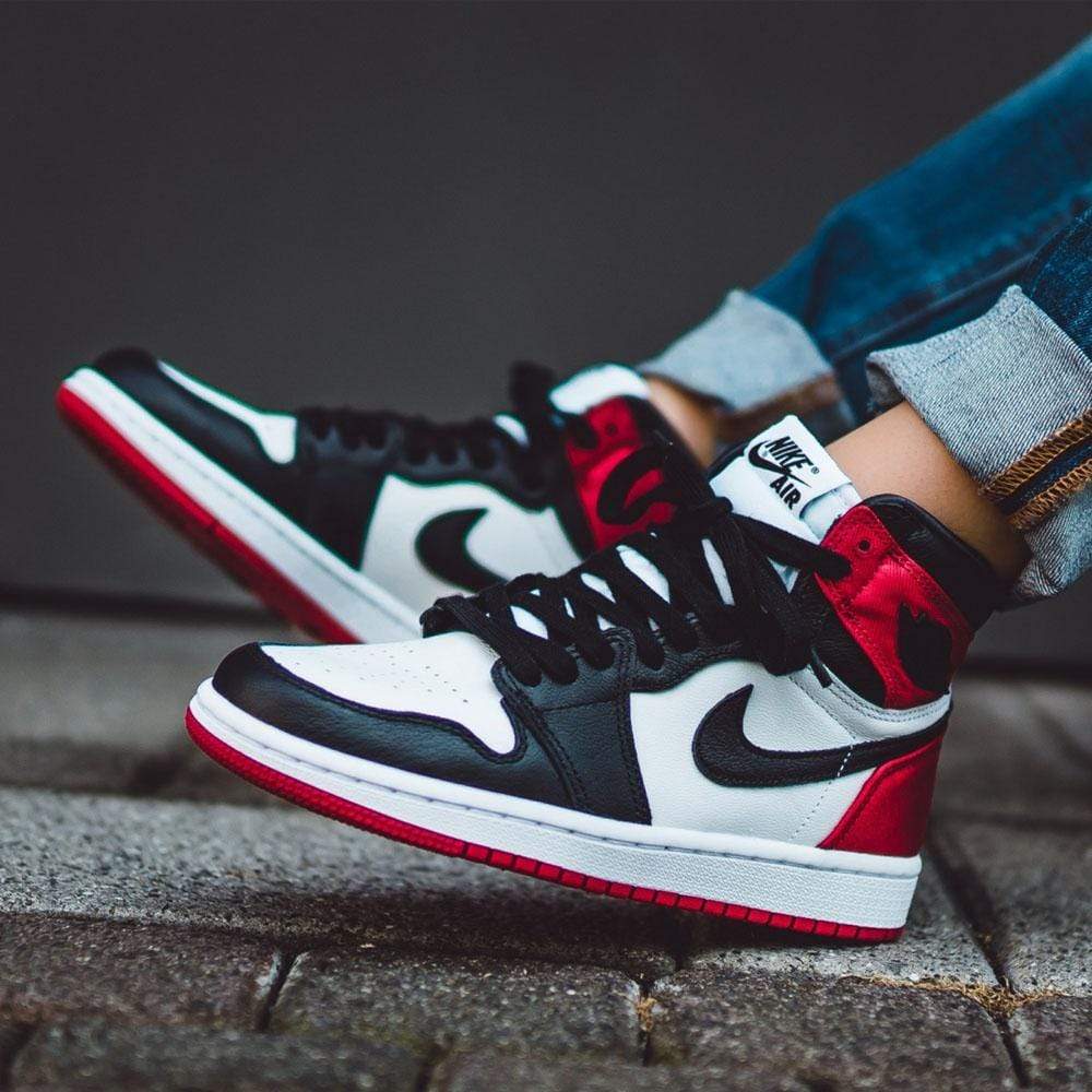 Air Jordan 1 High OG “Satin Black Toe”