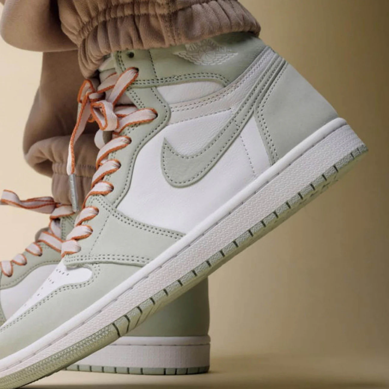 Air Jordan 1 Retro High OG Sea Foam